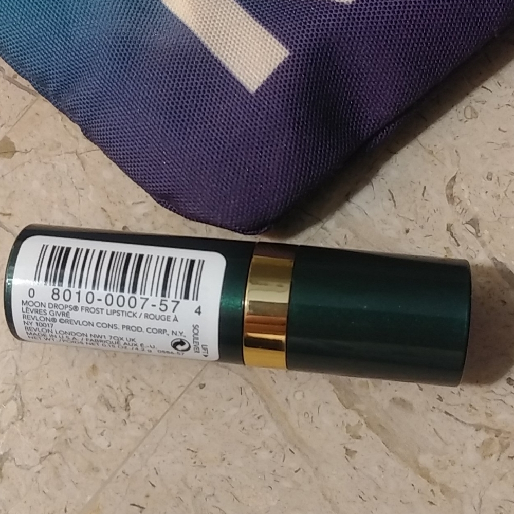 Lipstick - Picture 2 of 6
